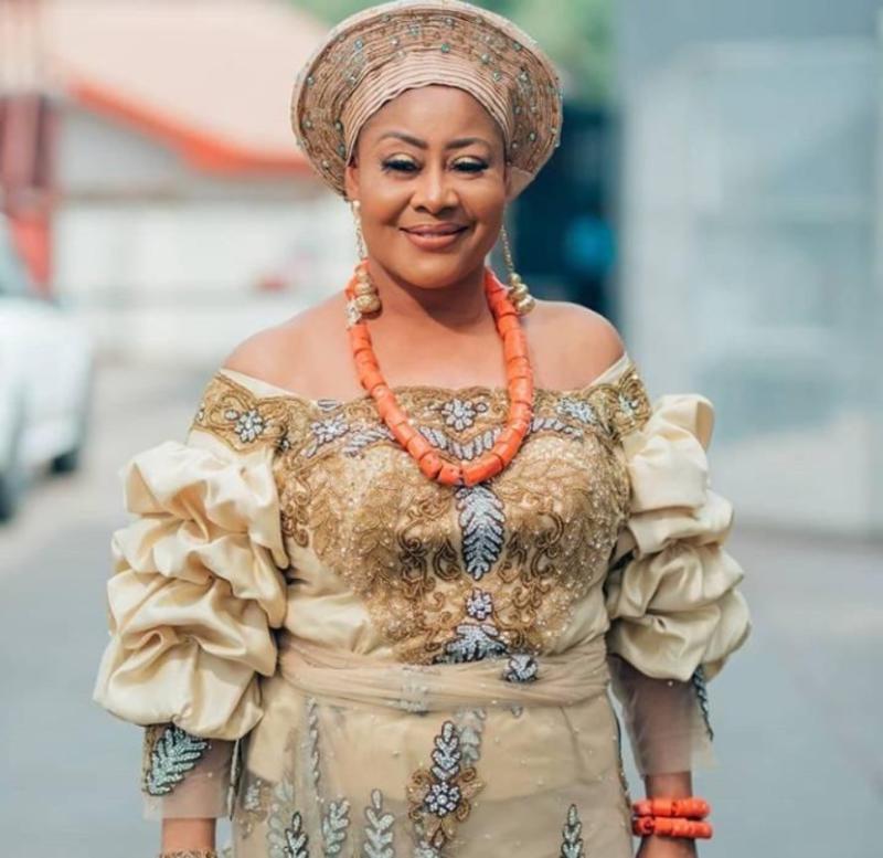 Ngozi Ezeonu is a well-known name in the acting world and once worked in journalism. In Nollywood films, she is well known for playing mothers and other caring adults.