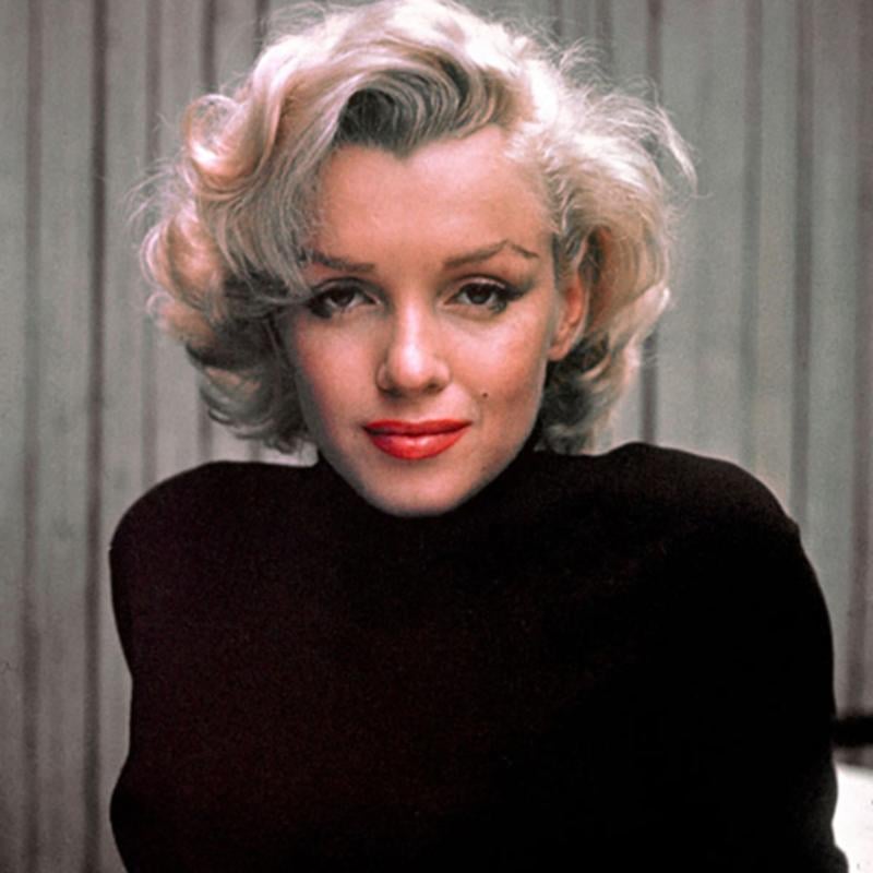 Marilyn Monroe was a famous Hollywood actress who was born in the United States. The first of June 1926 marked her birth; she passed away on August 4th, 1962. Norma Jeane Mortenson was once her maiden name.