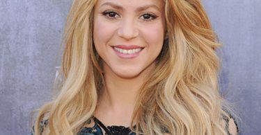 Shakira is a Colombian actress, dancer, singer, songwriter, record producer, and philanthropist. She was born in Barranquilla and is known for her musical versatility. Shakira Isabel Mebarak Ripoll is her full name. She was born on February 2, 1977.