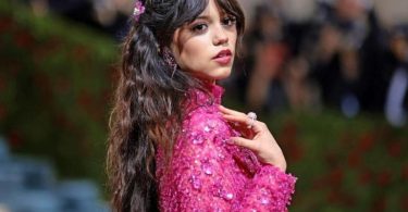 Jenna Ortega is a well-known American actress. She is best known for her performance in the humorous horror series Wednesday Addams (2022), which can be found streaming on Netflix.