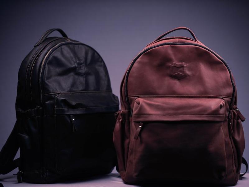 Difference Between School Bags and Knapsacks